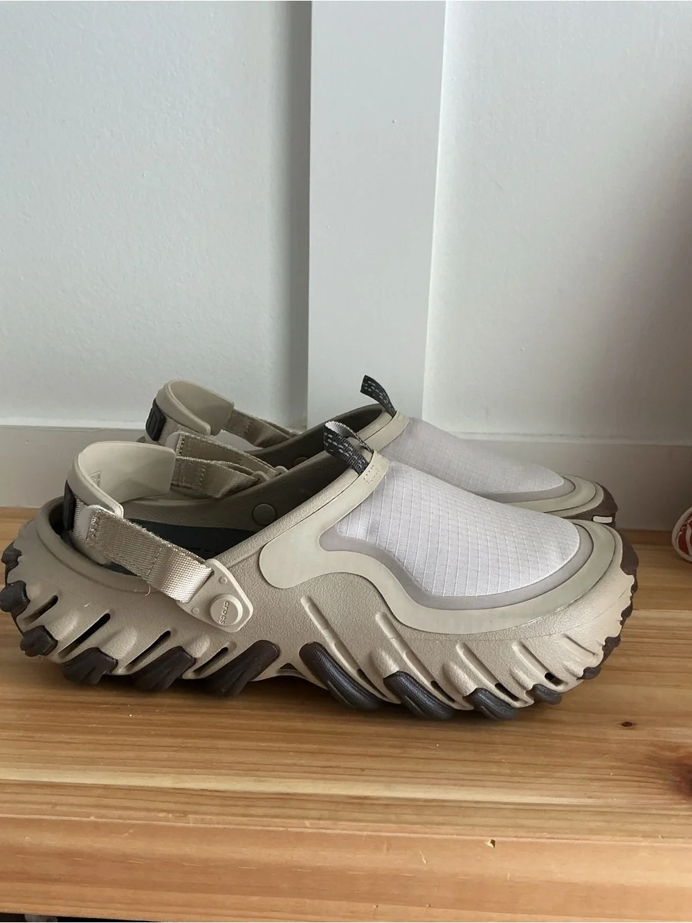 CROCS durable slip
